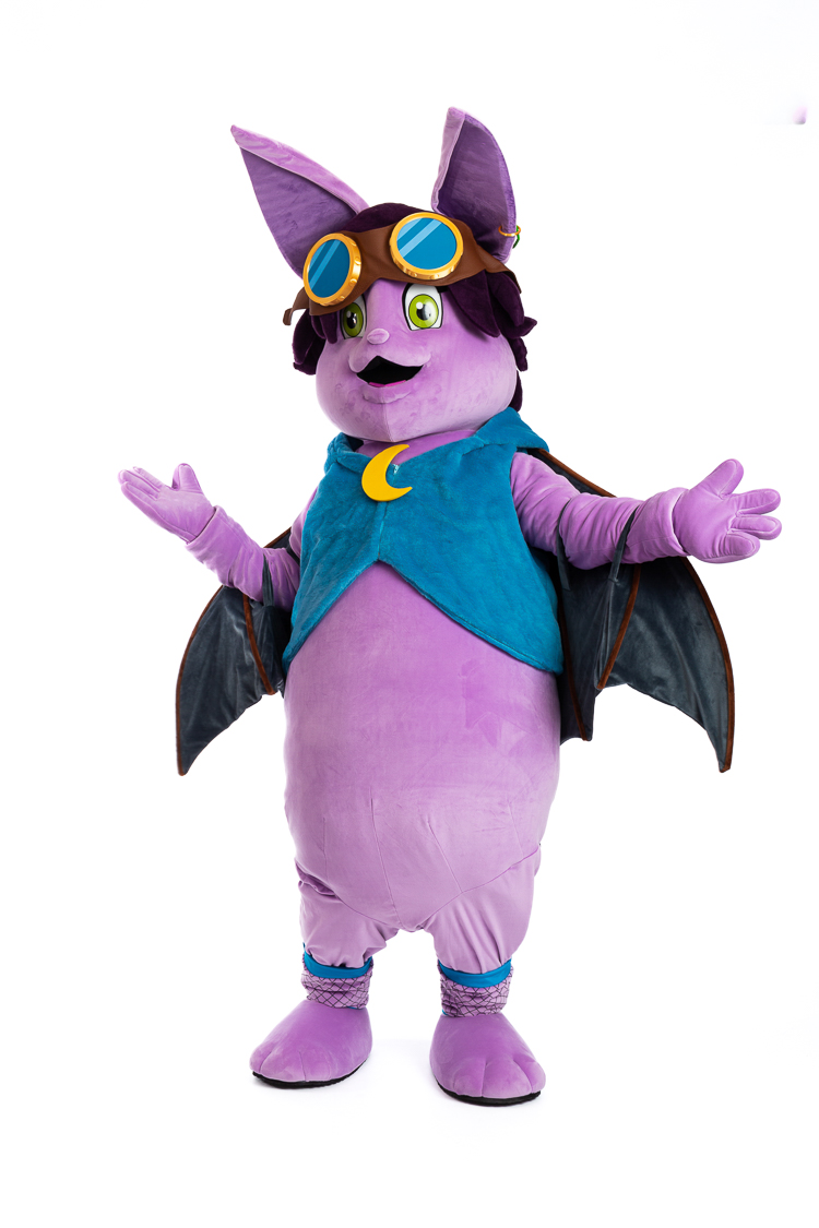 ACC20608 Luna_Pose1_PromoBears - Promo Bears USA