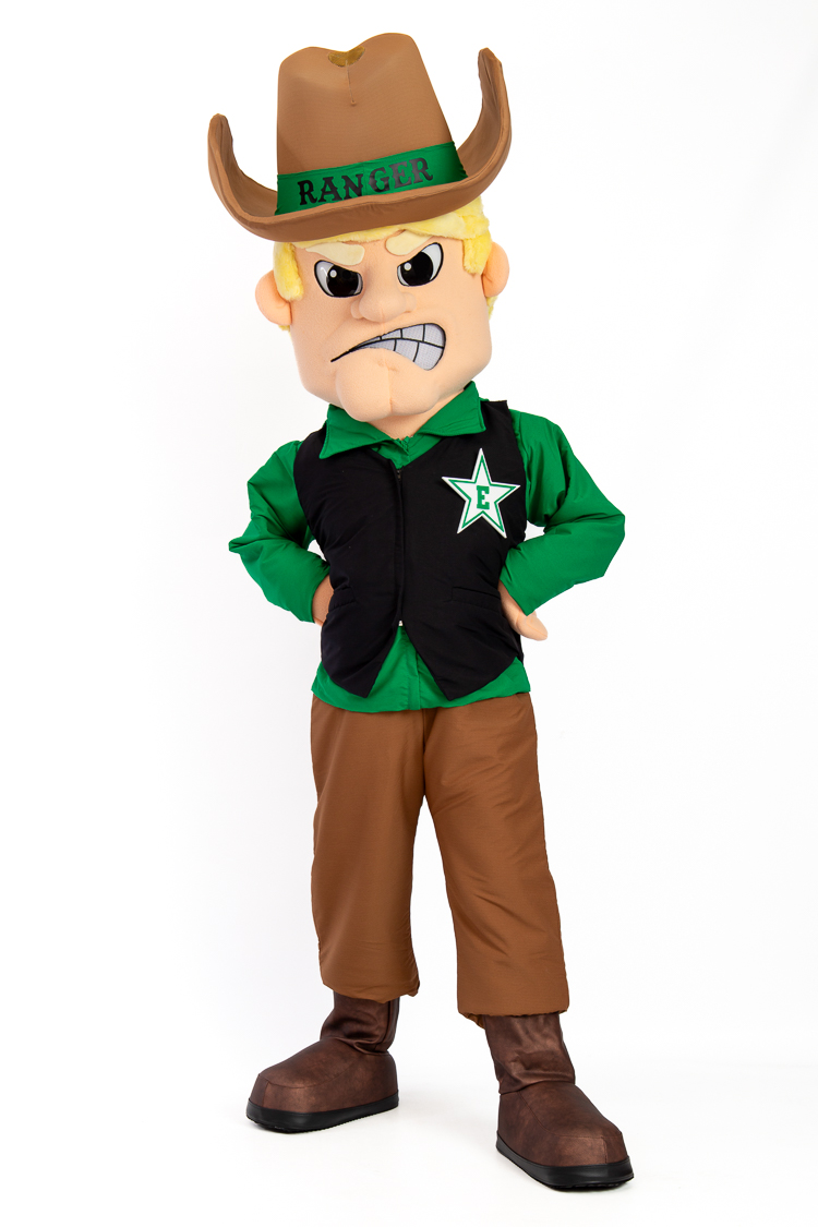ACC23-1743 Estacada Ranger Cowboy_Pose - Promo Bears USA